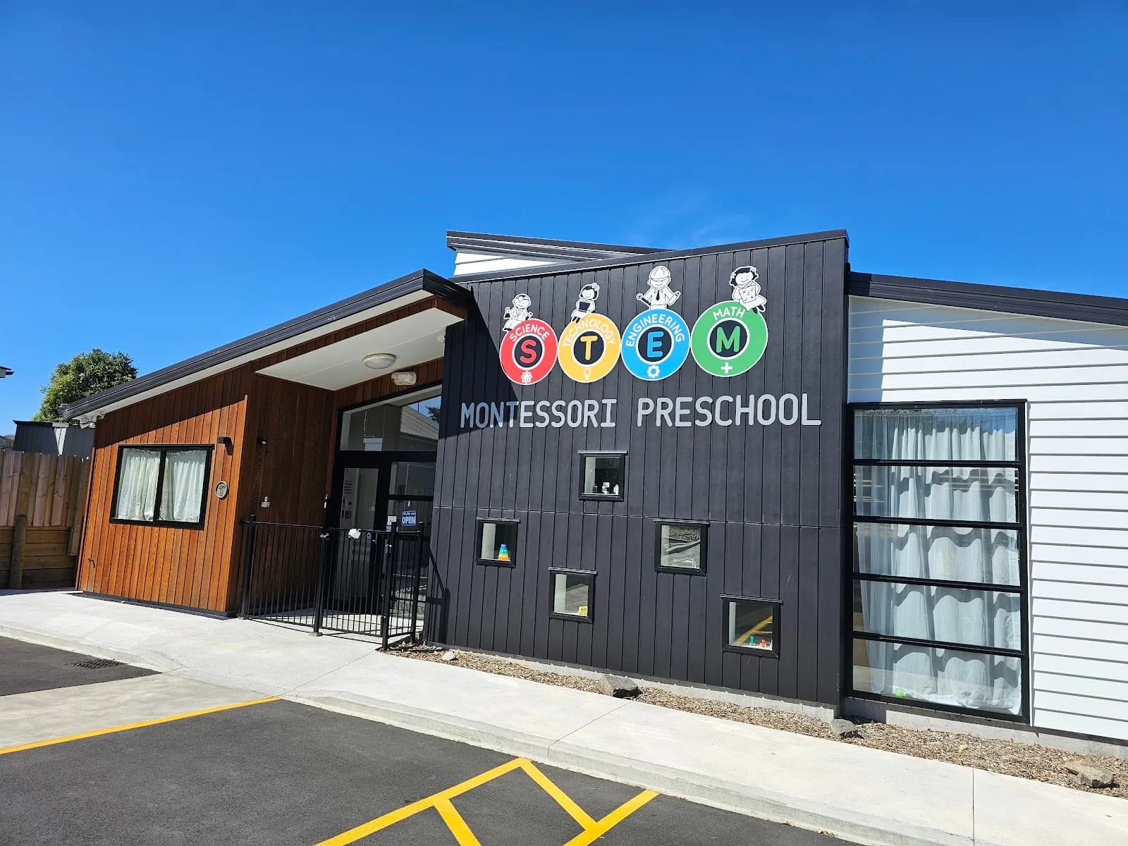 Stem Montessori